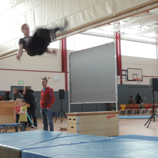 sprung-th-2 Montessori-Schulzentrum Leipzig - Neuigkeiten - Freude - Arbeit - Stolz